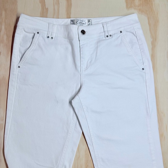 White House Black Market Blanc Rhinestone Bootcut Jeans White Size 6 - Picture 3 of 14